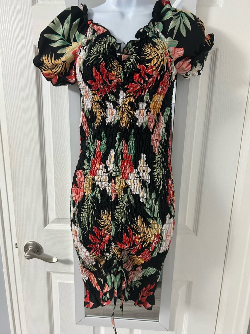 SHEIN Black Floral Smocked Puff Sleeve Mini Dress